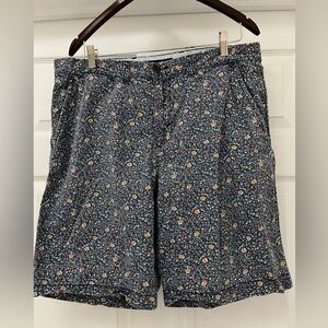 Tommy Hilfiger ladies shorts size 36 waist
